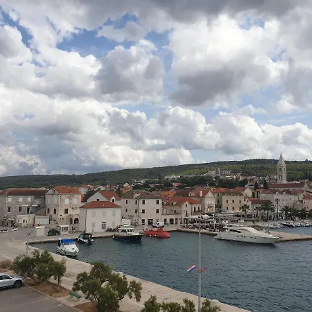 Sophos Apartman Supetar